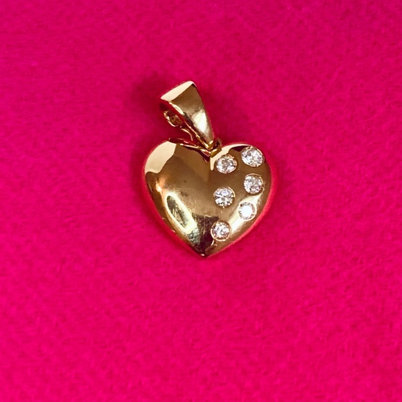 18K Gold & Diamond Vintage Heart Pendant - Picture 2 of 11